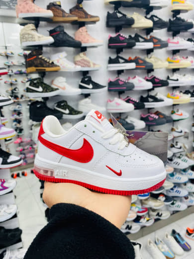 Renkli Detaylı Düşük Taban Spor Ayakkabı